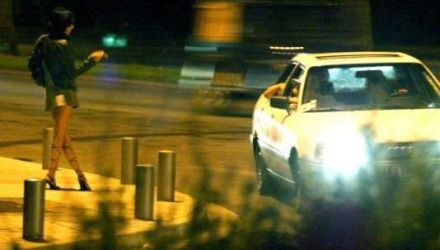 Anul trecut, un alt ofiţer CCCEC a fost implicat în afaceri de proxenetism.