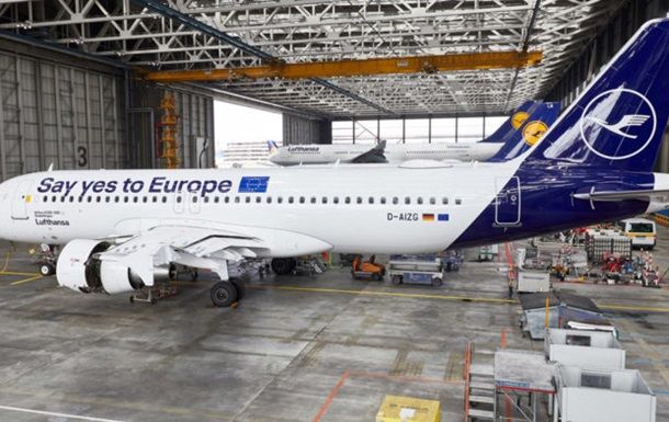 Lufthansa ради выборов Европарламента перекрасила самолет.