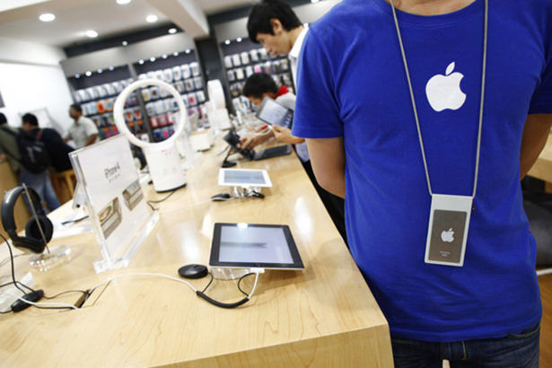 В Бразилии Apple оштрафовали за продажу смартфонов без зарядки.