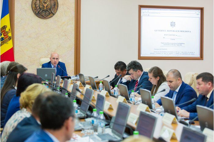 Кабмин заострил внимание на создании условий для непрерывного развития госчиновников.