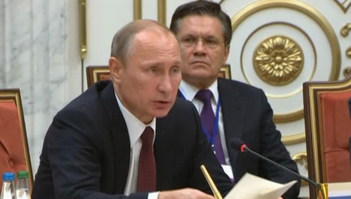 Путин заявил, что "ничто из богатейшего наследия ЕврАзЭС не должно быть утеряно".