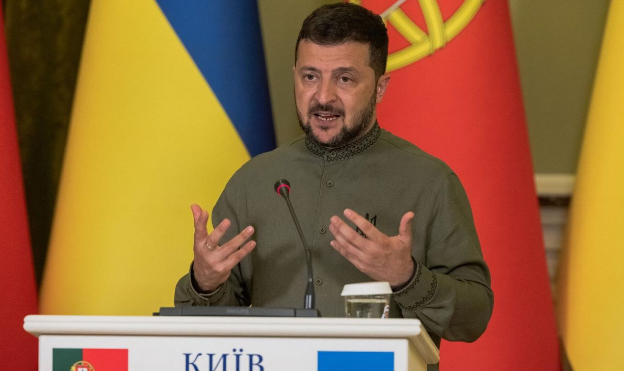 Зеленский: Уже начали готовить мощный сентябрь для Украины.