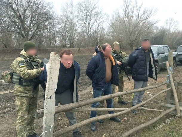 Трех иностранцев – молдаванина и двух британцев – задержали украинские пограничники.