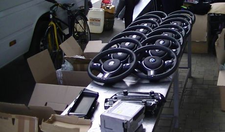 Un moldovean riscă până la 10 ani de închisoare pentru contrabandă cu piese auto. Foto: customs.gov.md