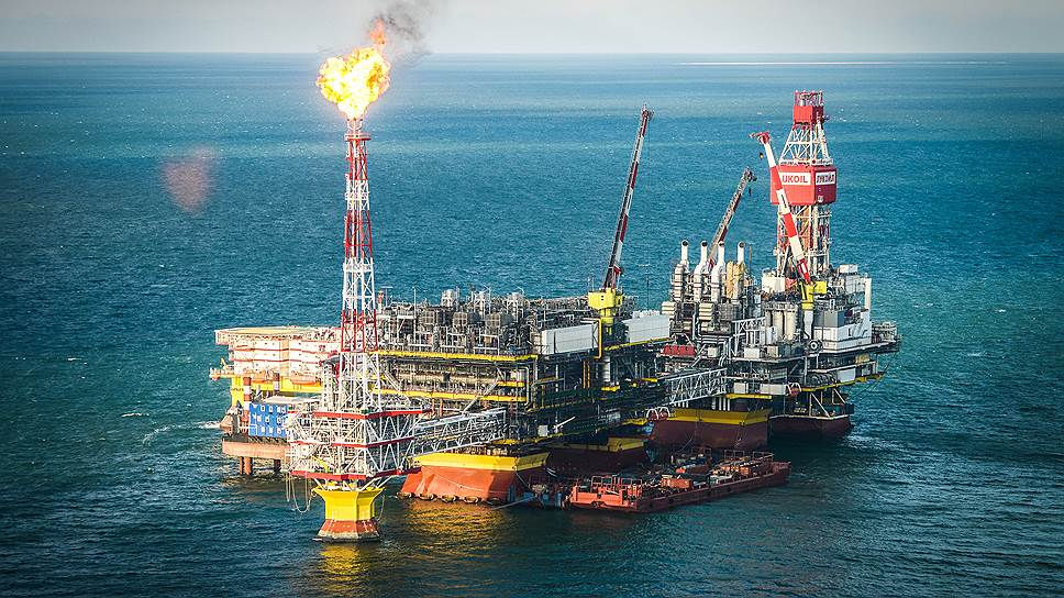 Ucraina a lovit trei platforme de foraj ale corporației Lukoil în apele Mării Caspice.