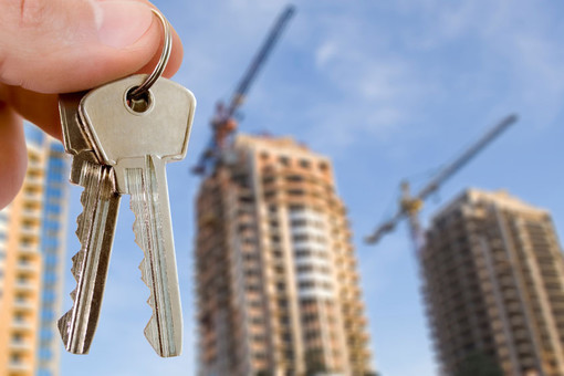 Продажи в новострое составляют не менее 50 процентов от общего объема продаж на рынке жилья.