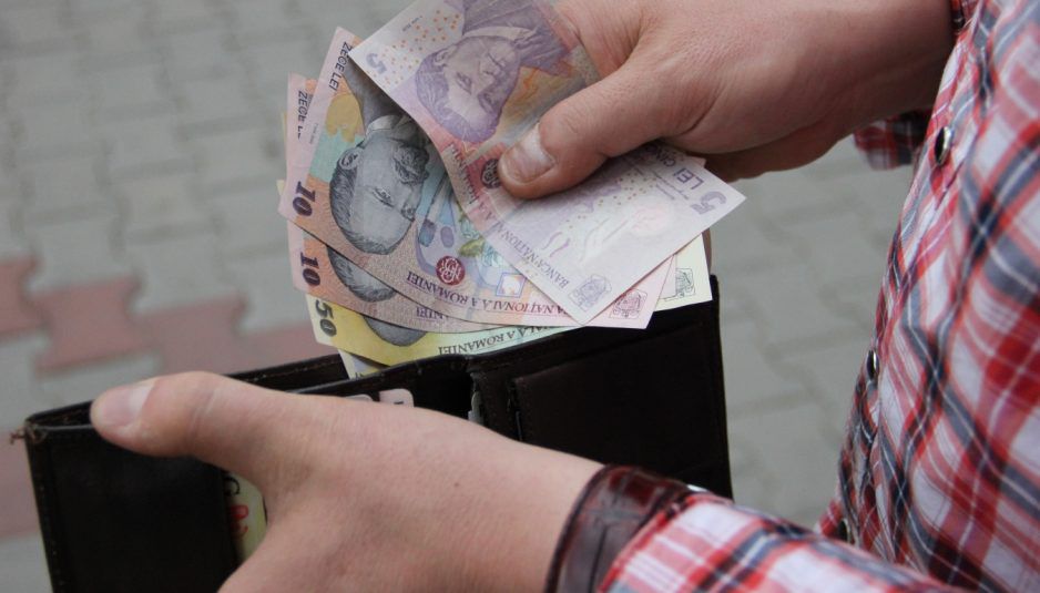 Жители Бухареста в среднем зарабатывают более 700 евро в месяц.