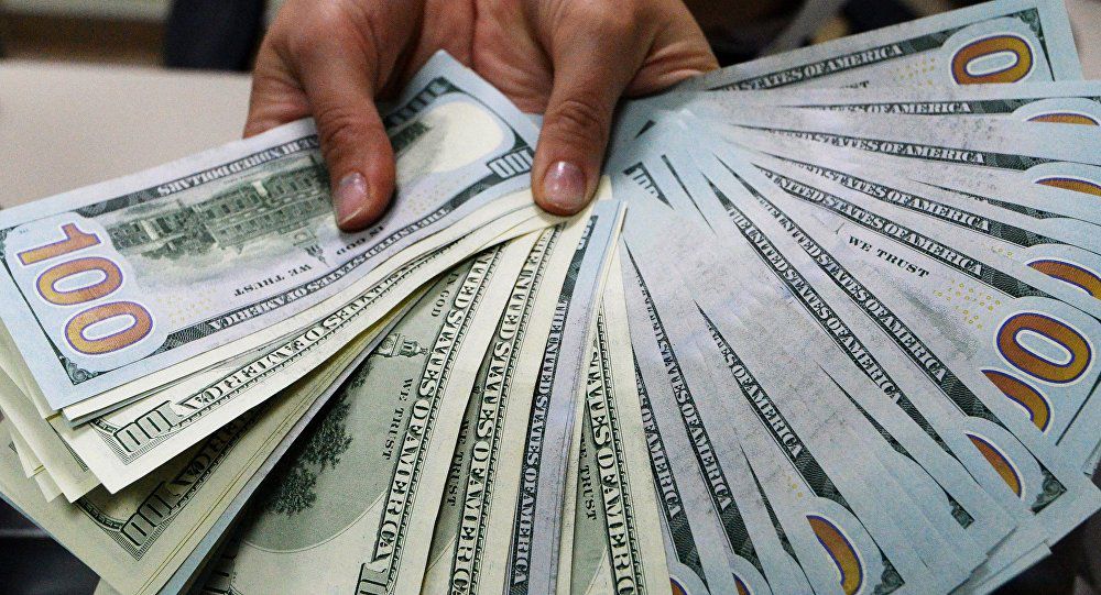 Renunțarea la bancnotele de 100 de dolari este mit. Foto: Sputnik/ Максим Богодвид