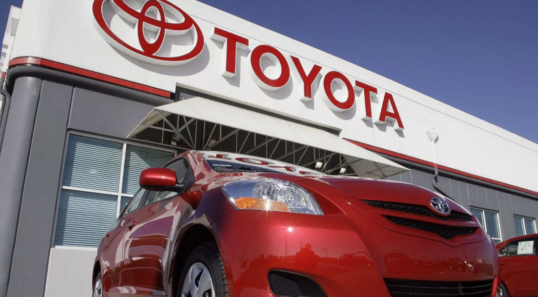 Toyota își reduce producția pentru a șaptea lună consecutiv.