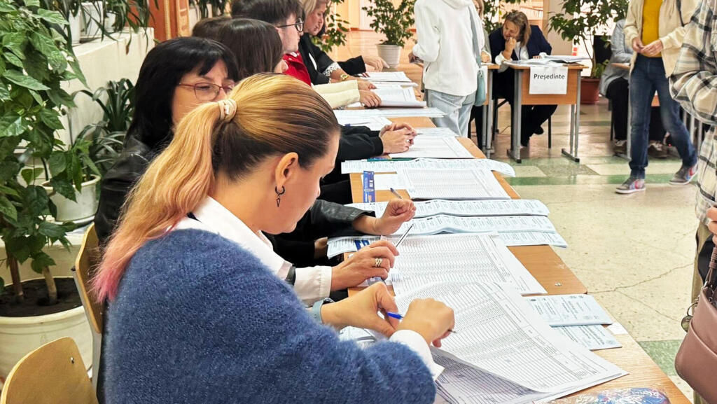 Patru raioane din Moldova cu prezența la vot sub 40%.