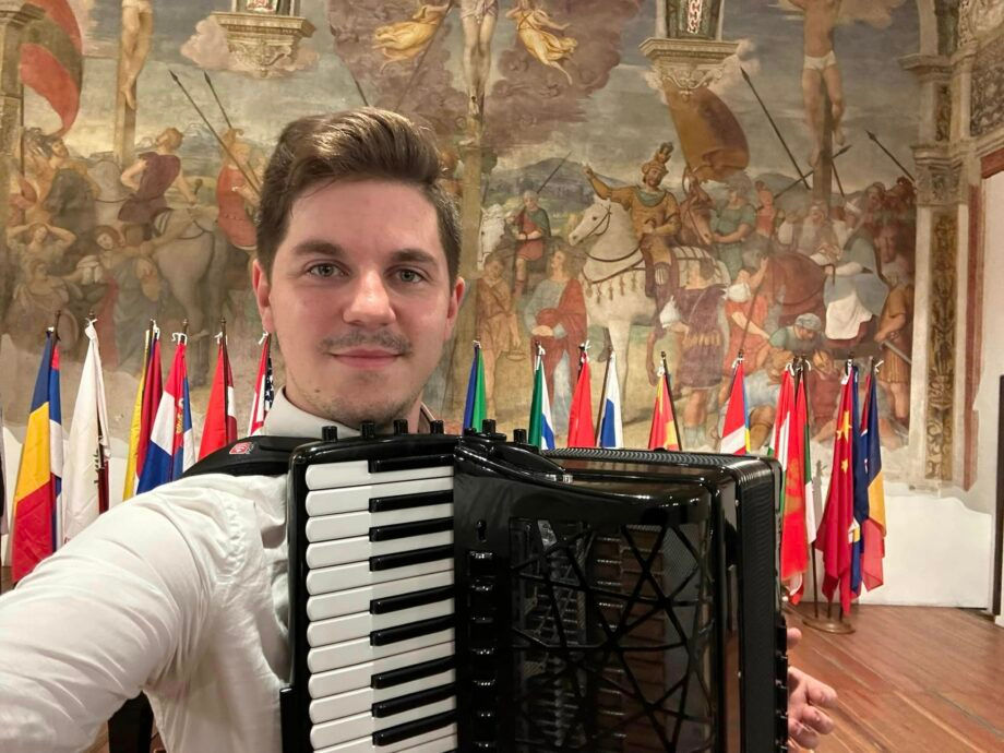 Аккордеонист из Молдовы стал победителем международного конкурса в Милане.