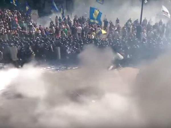 Беспорядки у Верховной Рады.