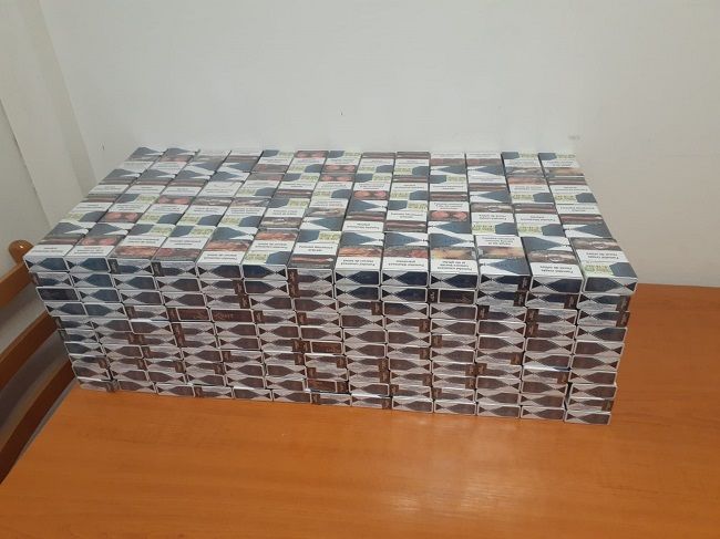 Более 37 тыс незадекларированных сигарет изъяли таможенники за два дня.