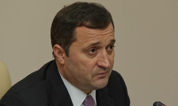 Dacă convorbirile telefonice publicate de mass-media între Vlad Filat și Nicolae Vicol vor fi supuse unei investigații și ea ar demonstra veridicitatea lor, premierul Vlad Filat riscă să ajungă după gratii. 