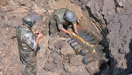 Obiectele explozive au fost descoperite de locuitoarea satului Susleni, în timpul lucrărilor agricole.