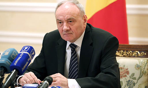 Nicolae Timofti rămâne pe poziţiile exprimate anterior şi cheamă la menţinerea Guvernului. 