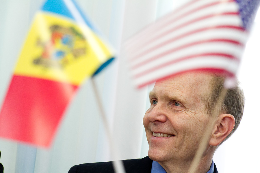 Ambasadorul SUA în RM, speră că liderii Alianței vor trece peste dispute și vor găsi o cale de a se înțelege.