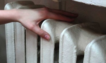 Столичные квартиры, владельцы которых жаловались на нарушения при подаче теплоносителя или снабжении горячей водой, проверили. Фото: altaynews.kz