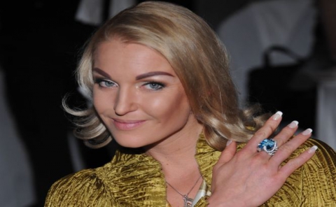  Anastasia Volochkova, o fostă balerină, susţine că Teatrul Bolshoi din Moscova a fost transformat într-un „bordel uriaş”