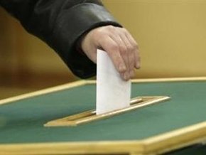Поправки в избирательный кодекс были внесены вчера на последнем заседании парламента весенне-летней сессии.