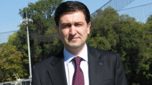 Виталий Катанэ не подтвердил, но и не опроверг эту информацию, отметив, что выступит с комментариями, когда придет время.