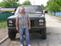 Motorul Dodge-ului lui Pavel are un volum de 6000 centimetri cubi