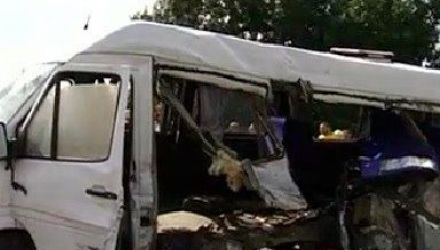Ceilalţi şapte pasageri, printre care şi doi adolescenţi, sunt în afara oricărui pericol.
