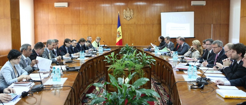  Anexele Acordului de constituire a Coaliţiei Pro-Europene (CPE), care prevăd partajarea funcţiilor, au fost făcute publice.