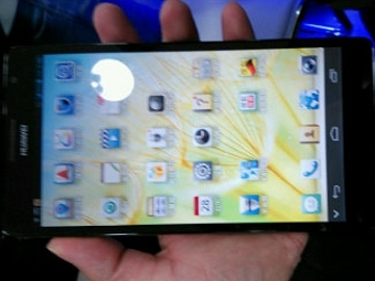 Ascend Mate, фото из микроблога топ-менеджера Huawei