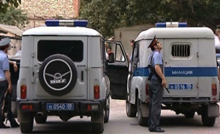 Autorităţile ruse au anunţat că au demarat o operaţine de căutare a celor care au atacat vehicolul.
