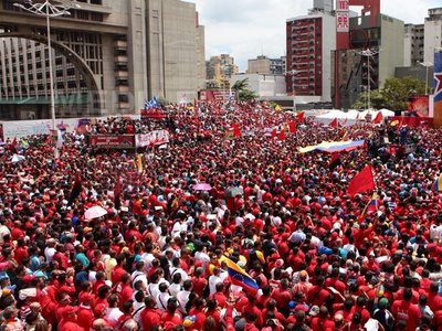 Guvernul Venezuelei şi preşedintele interimar Nicolas Maduro au participat marţi la un omagiu solemn dedicat "spiritului etern" al fostului preşedinte Hugo Chavez.