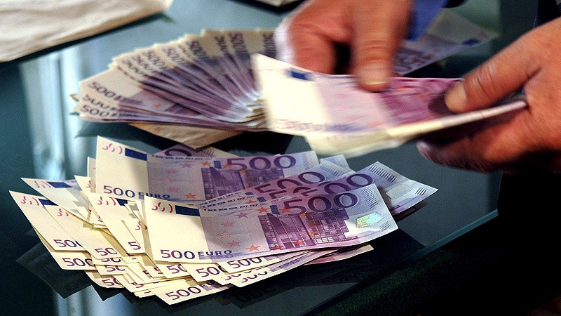 Moldovenii de peste hotare au transferat o sumă record de valută în prima lună a acestui an. 