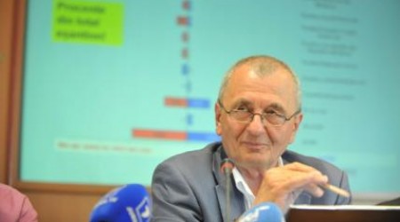 Политический эксперт, Аркадие Барбарошие.