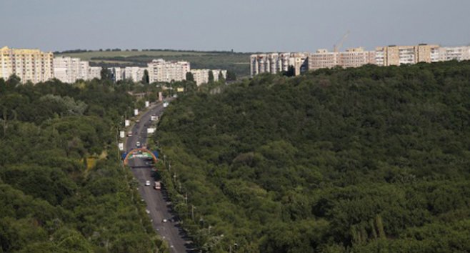 În total este vorba de 24 de panouri publicitare, deţinute de 16 agenţi economici