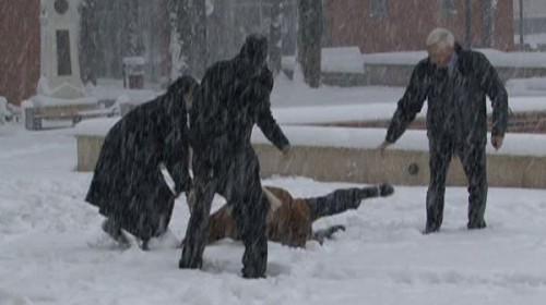 Meteorologii avertizează că în următoarele zile vremea se va menţine rece, iar pe drumurile din ţară se va forma polei.
