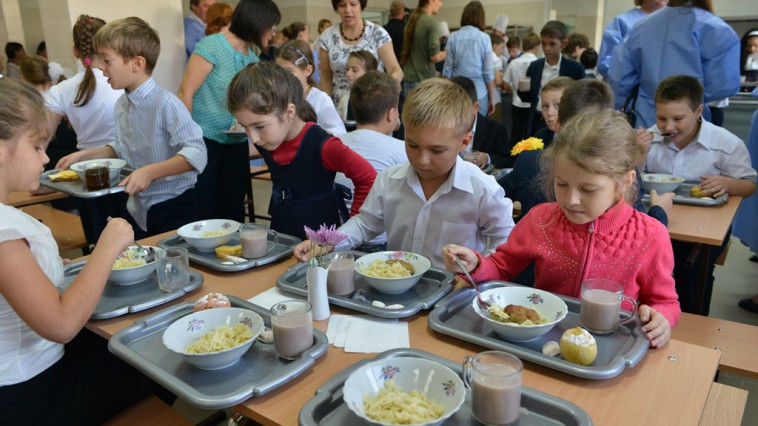 Părinţi nemulțumiți de calitatea alimentației în grădinițele din capitală au depus plângeri la Direcția sănătate a municipiului Chișinău. Foto: news.click.md