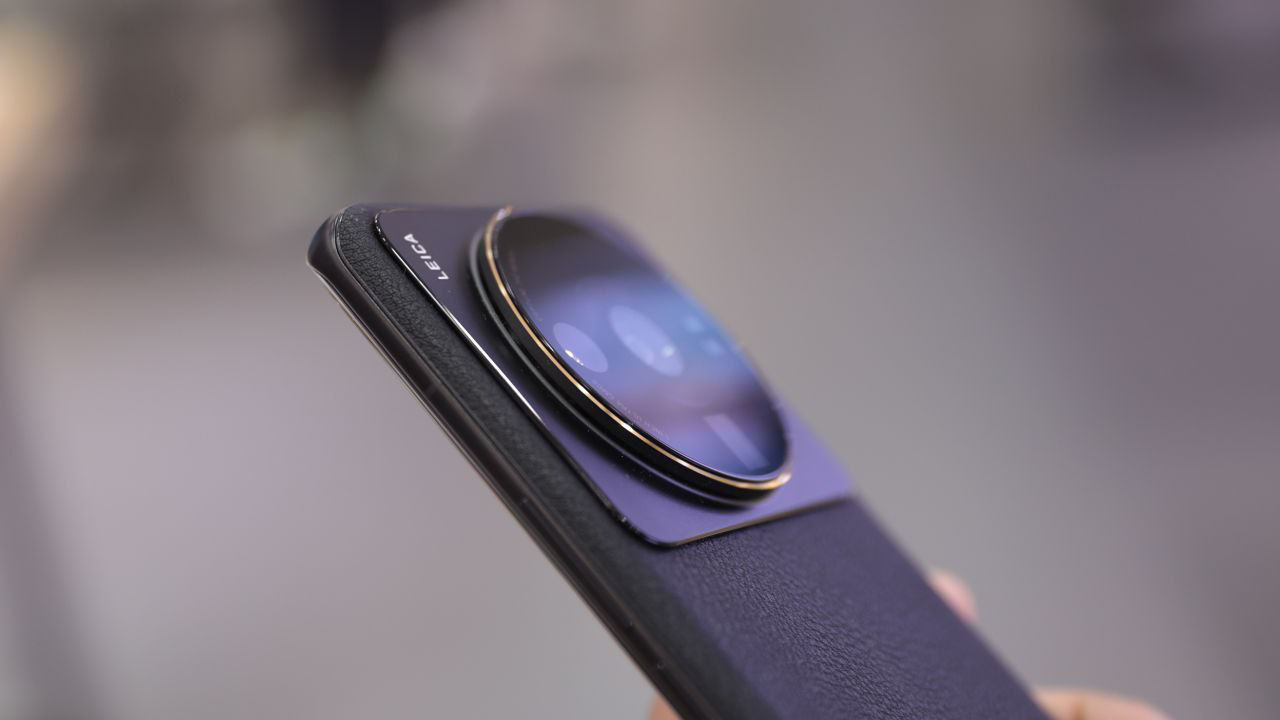 Китайцы за несколько часов раскупили все смартфоны Xiaomi 12S Ultra.