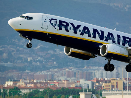 Cea mai mare companie aeriană low-cost din Europa oferă 100.000 de bilete de la 19,99 euro. Foto: zf.ro