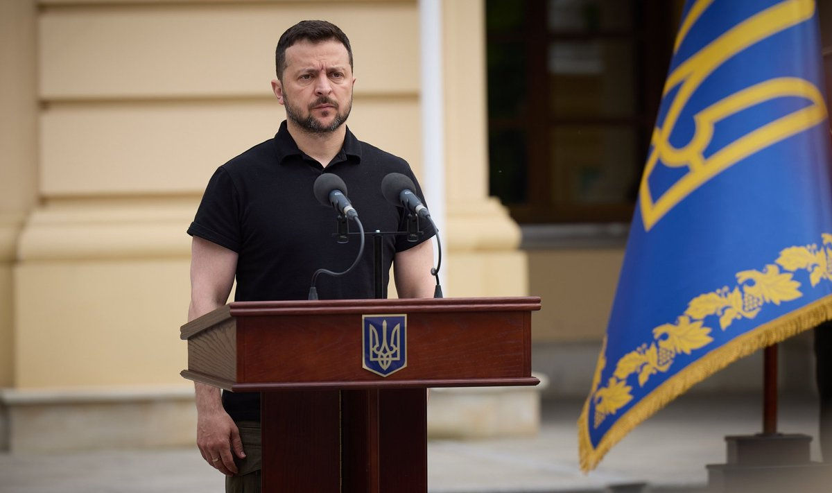 Срок полномочий Зеленского на посту президента Украины истек.