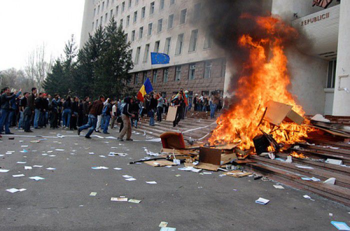 Strada Serghei Lazo ar putea fi redenumită în „7 aprilie 2009”. 
