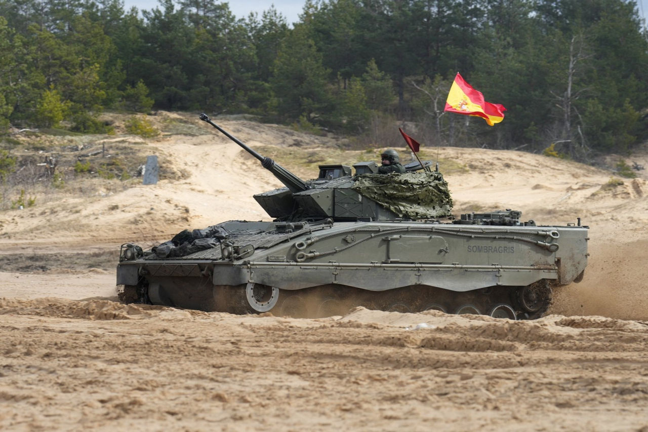 CNN: В апреле Испания отправит шесть танков Leopard 2 в Украину.