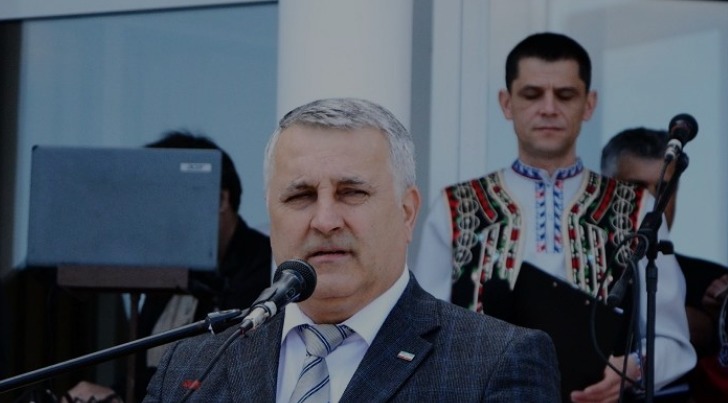 Он уточнил, что рамках данной программы поле деятельности для молодежи очень широкое.
