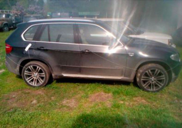 Un BMW X5 căutat de Interpol a fost găsit la frontiera Republicii Moldova. Foto: border.gov.md