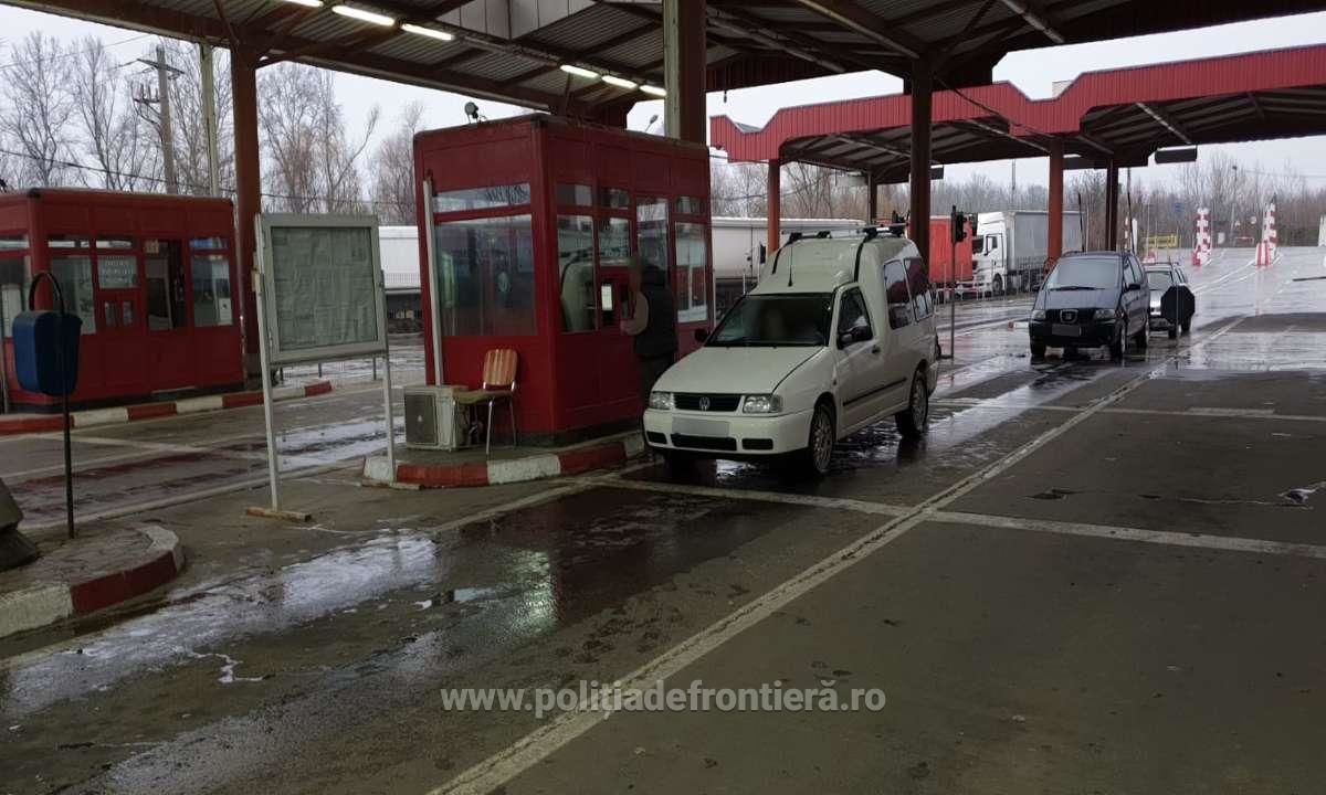 В Румынии пограничники обнаружили и изъяли поддельные документы у 22-летнего гражданина Молдовы.
