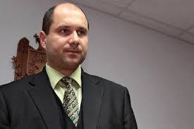 Виктор Парликов квалифицирует решение КС о его восстановлении в должности директора Национального агентства по регулированию в энергетике естественным и правильным. Фото: news.rambler.ru