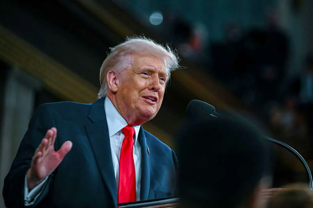  Trump spune că dorește ridicarea sancțiunilor împotriva Rusiei după realizarea păcii.