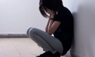O minoră din capitală a fost violată timp de cîteva luni de tatăl unei colege de şcoală. În baza probelor prezentate de procurori, recent, inculpatul a fost condamnat la detenţie, transmite CURENTUL.