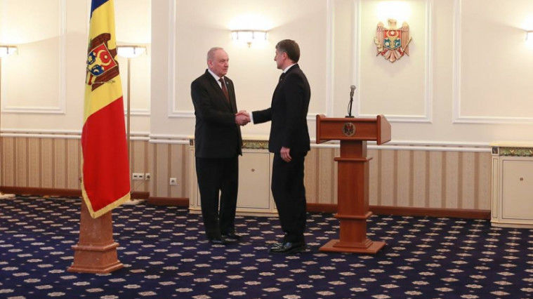 Harunjen e convins că învestirea sa este legală, iar investigația despre averea sa e un fals. Foto: president.md