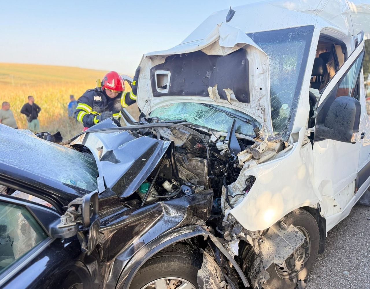 Grav accident în România: Trei moldoveni au murit, iar alte două persoane sunt în stare gravă.