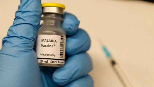 Ученые сообщили об успешных испытаниях вакцины против малярии.